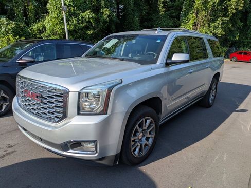 Used 2018 GMC Yukon XL Denali w/ Open Road Package AWD/4WD image 3