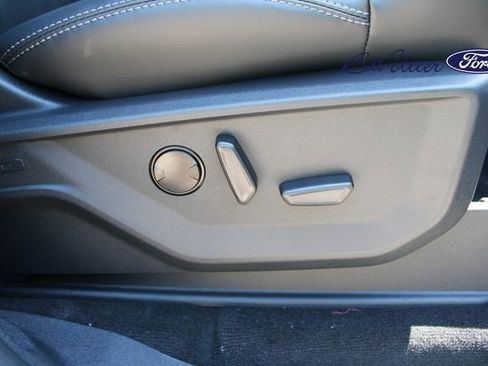 New 2025 Ford Expedition Platinum image 8