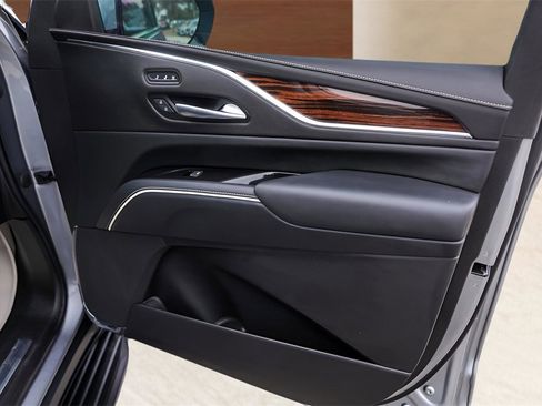 Used 2023 Cadillac Escalade Premium Luxury image 30