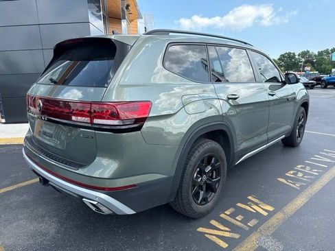 Used 2024 Volkswagen Atlas Peak Edition SEL AWD/4WD image 5