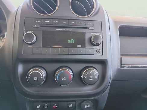 Used 2014 Jeep Patriot Latitude image 26