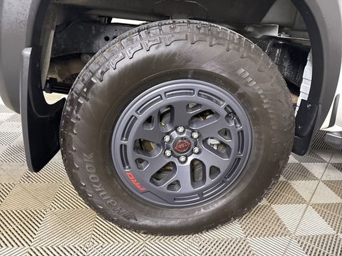 Used 2025 Nissan Frontier PRO-4X AWD/4WD image 32