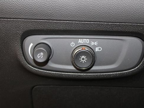 Used 2025 Buick Encore GX Preferred AWD/4WD image 31