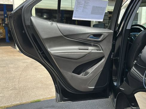 Used 2022 Chevrolet Equinox Premier image 24