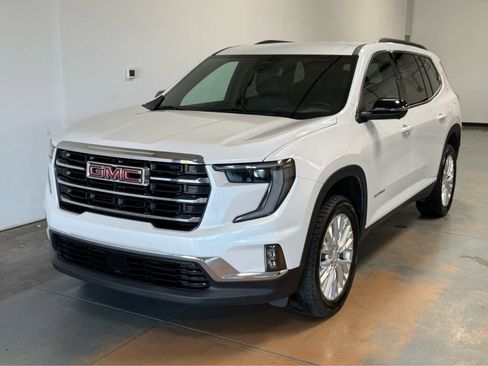 Used 2024 GMC Acadia Elevation FWD image 1