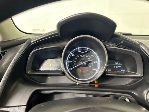 Used 2019 Toyota Yaris L image 18