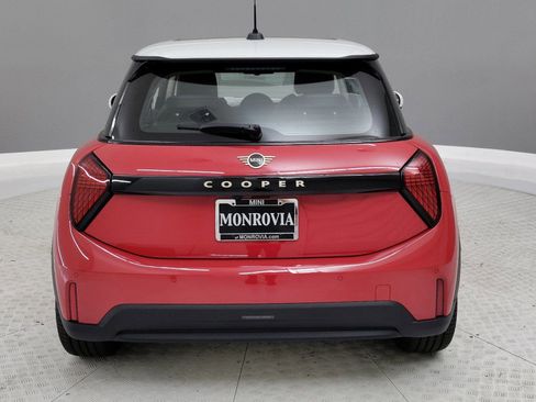 Used 2025 MINI Cooper 2-Door Hardtop image 7