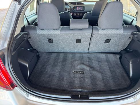 Used 2017 Toyota Yaris L image 18