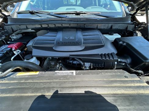Used 2024 Nissan Titan SV w/ SV Convenience Package image 33
