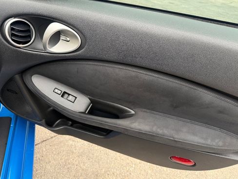 Used 2010 Nissan 370Z Touring image 14