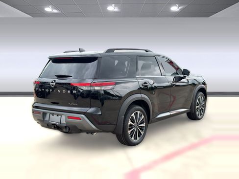 New 2026 Nissan Pathfinder Platinum FWD image 9