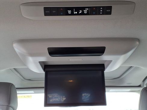 Certified 2025 Toyota Sienna XLE image 15