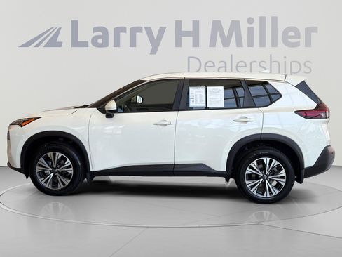 Used 2023 Nissan Rogue SV FWD image 2