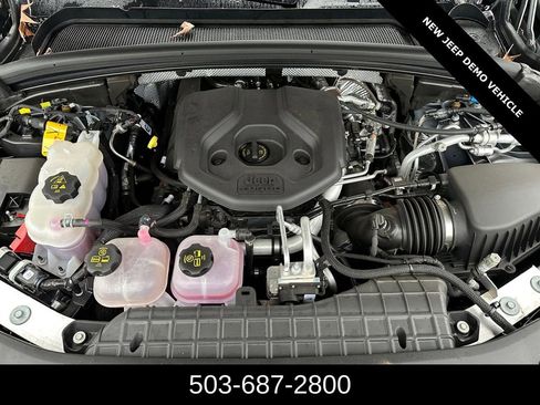 Used 2024 Jeep Grand Cherokee Trailhawk w/ Advanced Protech Group II image 9