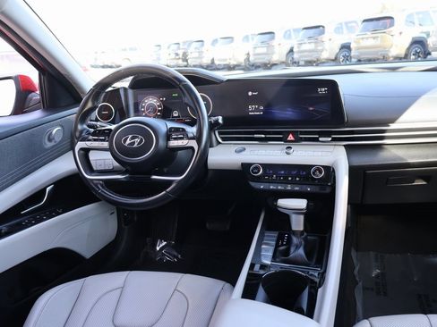 Certified 2022 Hyundai Elantra Limited image 14