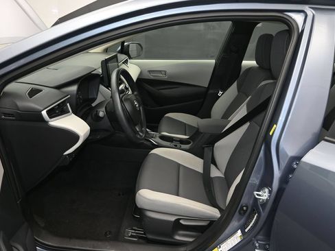 Used 2025 Toyota Corolla LE w/ Convenience Package FWD image 18