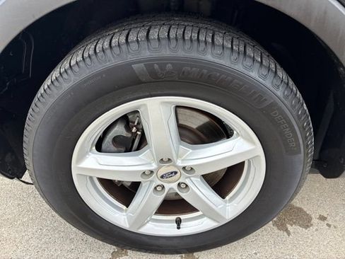 Used 2017 Ford Explorer XLT AWD/4WD image 14