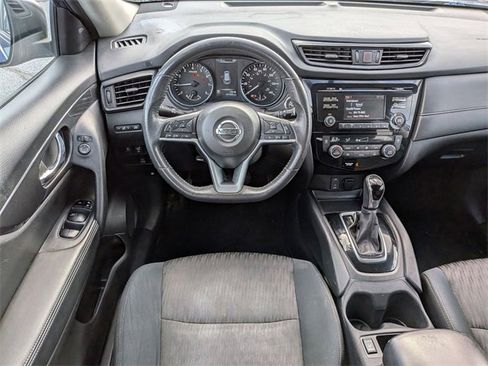 Used 2017 Nissan Rogue SV w/ SV Family Package image 32