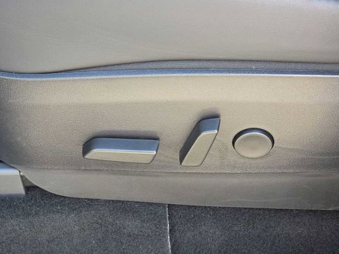 Used 2020 Tesla Model Y Long Range image 30