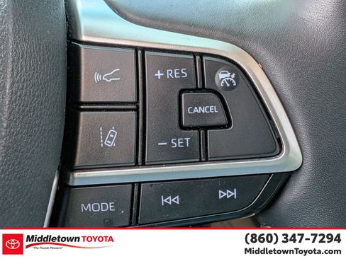 Used 2023 Toyota Highlander Platinum AWD/4WD image 20