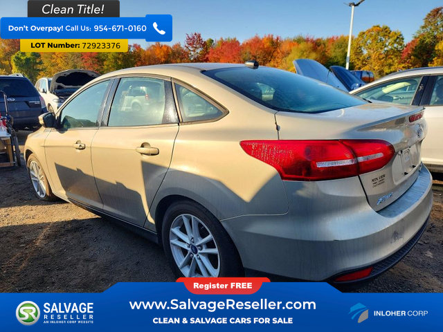 Used 2015 Ford Focus SE FWD image 3