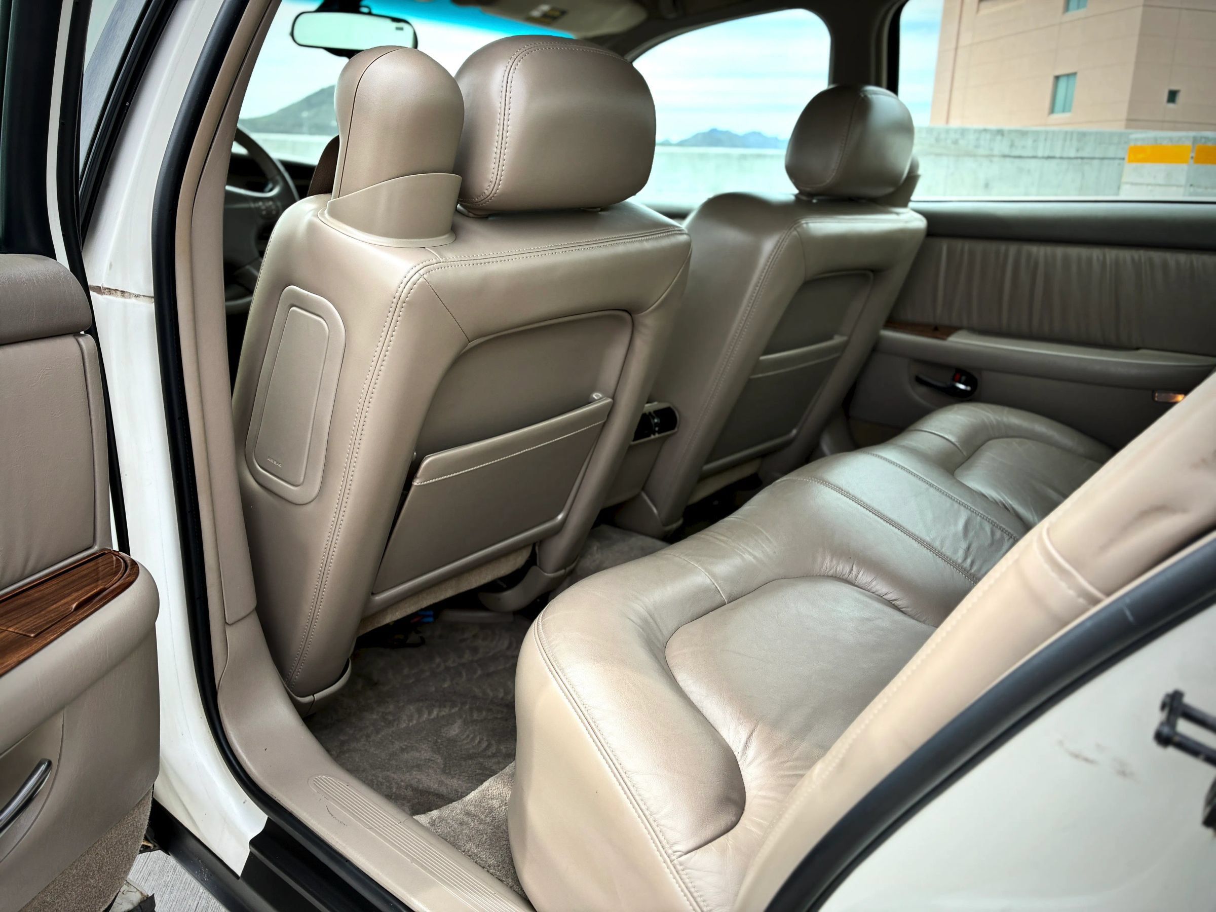 Used 2002 Buick Park Avenue w/ Prestige Pkg FWD image 29