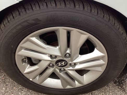 Used 2019 Hyundai Elantra SEL FWD image 22