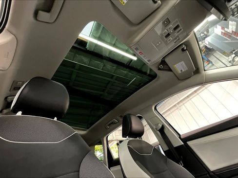 New 2026 Volkswagen Taos SE image 29