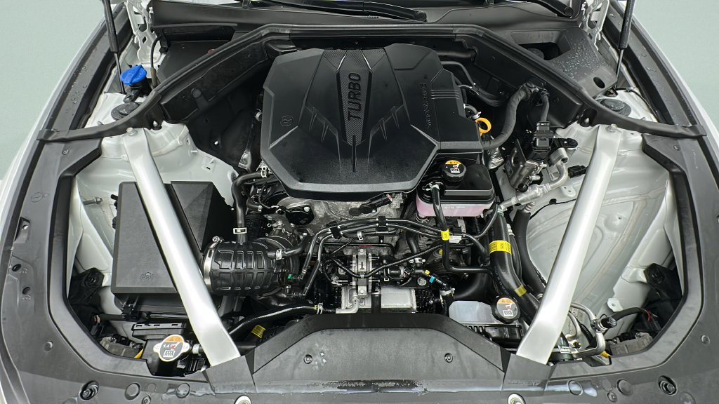Used 2025 Genesis G70 2.5T RWD image 22