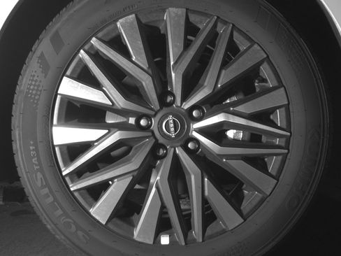 Used 2025 Nissan Altima 2.5 SV image 13