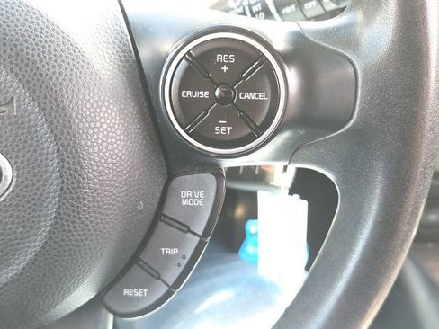 Used 2018 Kia Soul image 34