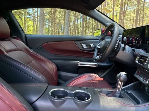 Used 2024 Ford Mustang GT Premium image 23