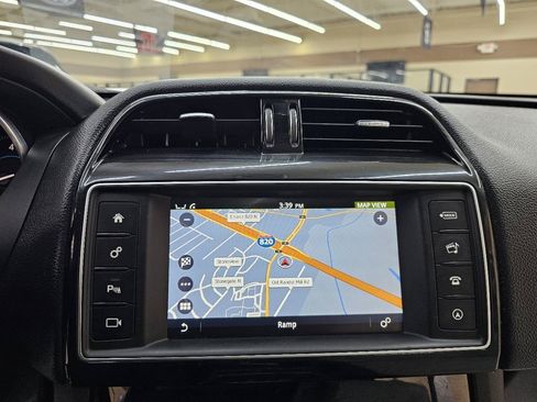 Used 2018 Jaguar F-PACE Prestige AWD/4WD image 32