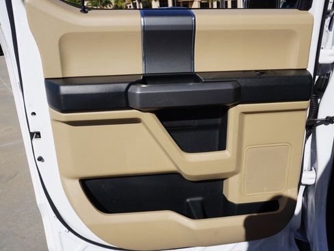 Used 2015 Ford F150 XLT w/ Equipment Group 302A Luxury image 33