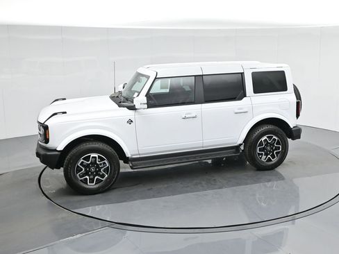 New 2025 Ford Bronco Outer Banks image 38