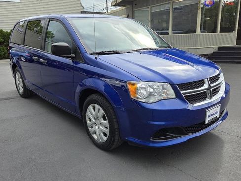 Used 2019 Dodge Grand Caravan SE w/ UConnect Hands-Free Group FWD image 5