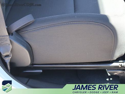 Used 2023 Jeep Wrangler Unlimited AWD/4WD image 9