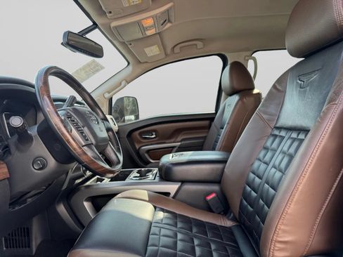 Used 2019 Nissan Titan Platinum Reserve w/ Platinum Utility Package AWD/4WD image 16