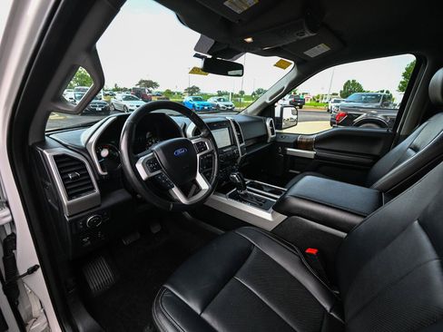 Used 2019 Ford F150 Lariat w/ Trailer Tow Package AWD/4WD image 18