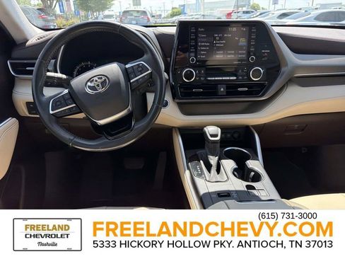 Used 2020 Toyota Highlander XLE FWD image 20