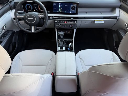 Certified 2026 Hyundai Tucson SE FWD image 10