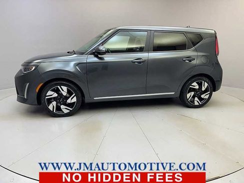 Used 2023 Kia Soul GT-Line w/ GT-Line Technology Package FWD image 2