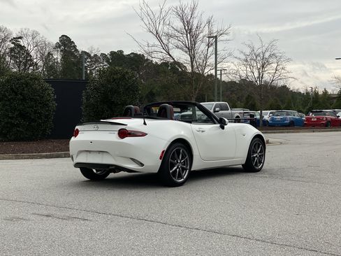 Used 2020 MAZDA MX-5 Miata Grand Touring image 3