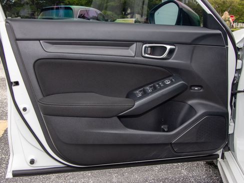 Used 2025 Honda Civic Sport image 11