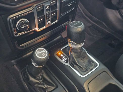 Used 2020 Jeep Gladiator Sport w/ Quick Order Package 24S image 30