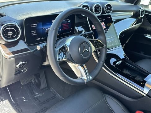 Used 2026 Mercedes-Benz GLC 300 4MATIC image 17