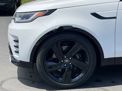 Certified 2023 Land Rover Discovery Metropolitan Edition AWD/4WD image 14