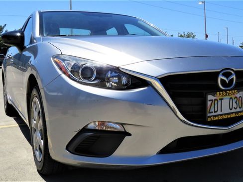 Used 2015 MAZDA MAZDA3 i SV FWD image 10