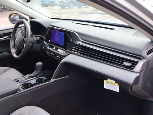 Used 2025 Toyota Camry LE w/ Convenience Package FWD image 16
