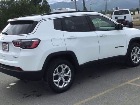 Certified 2024 Jeep Compass Latitude image 8